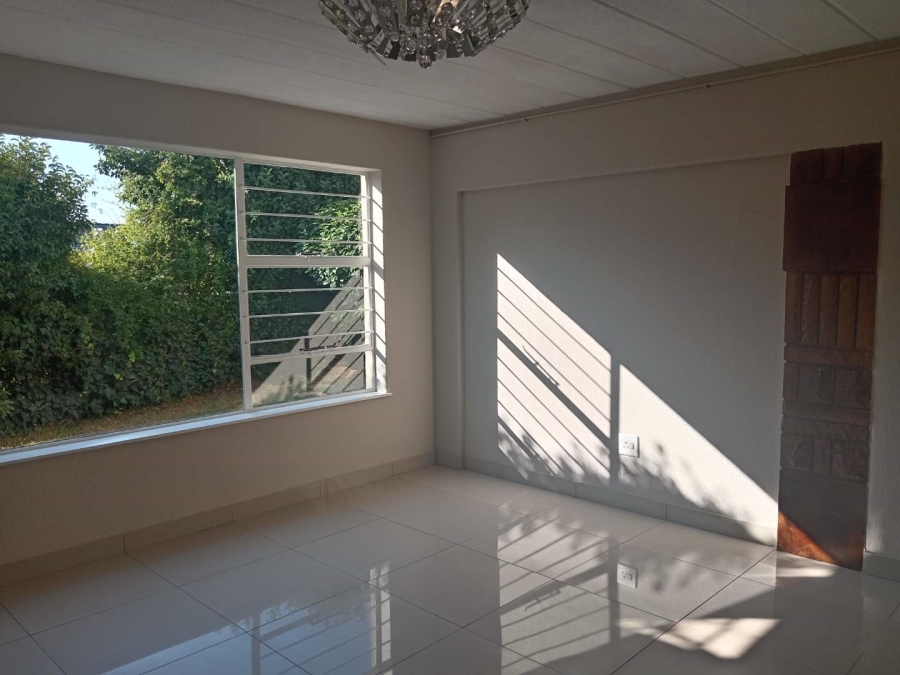 To Let 2 Bedroom Property for Rent in Bedfordview Gauteng