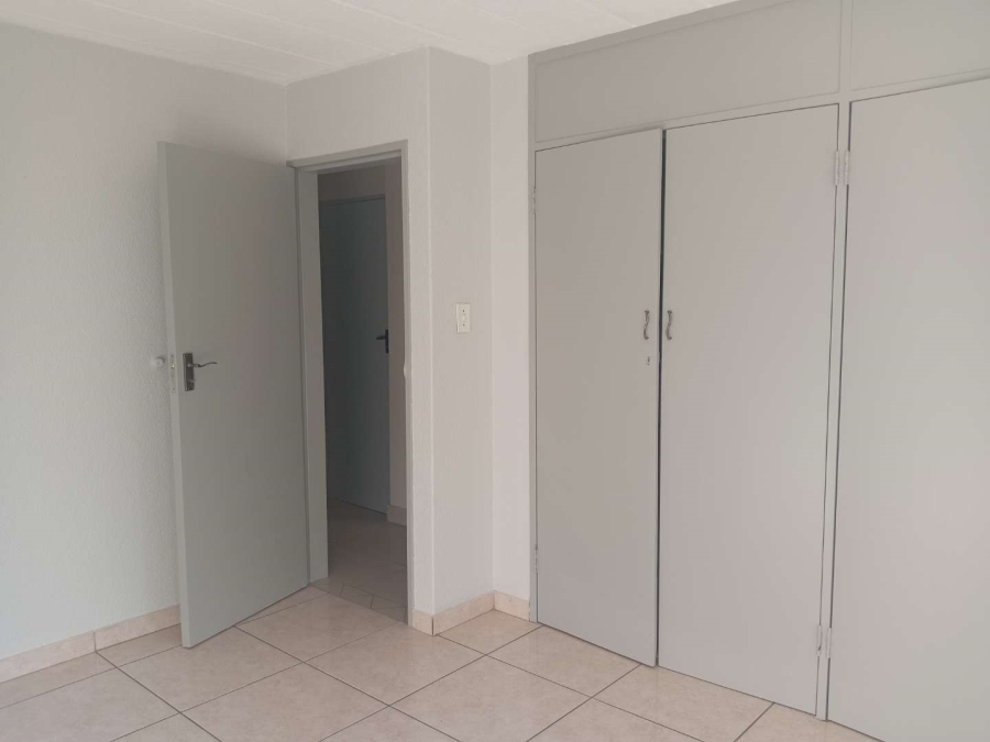 To Let 2 Bedroom Property for Rent in Bedfordview Gauteng