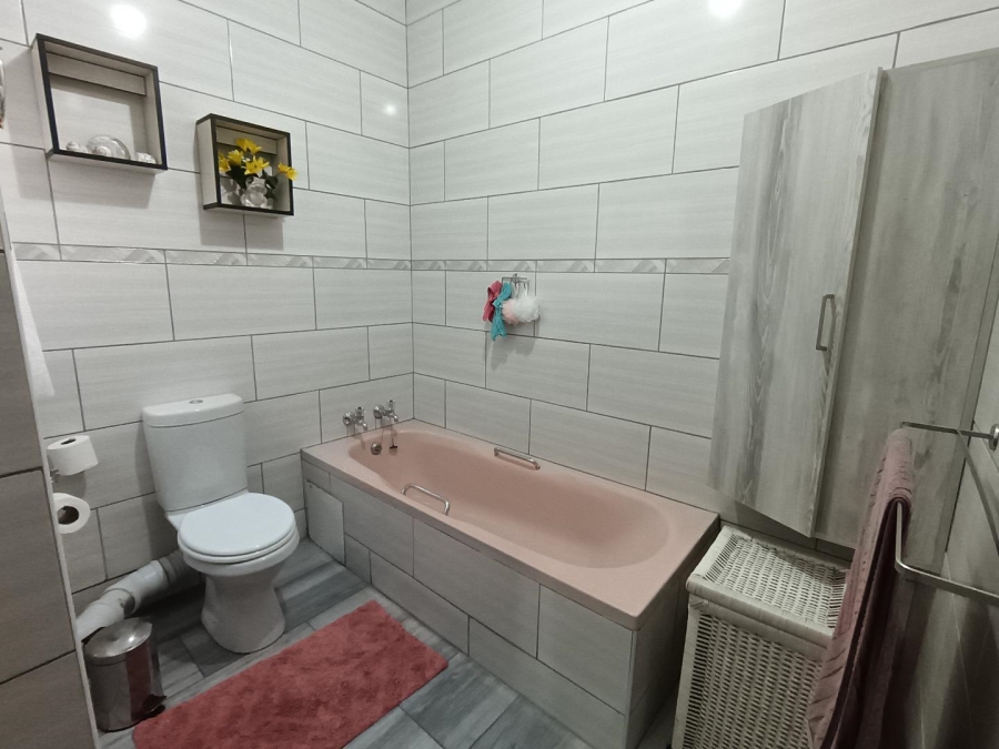 3 Bedroom Property for Sale in Randhart Gauteng