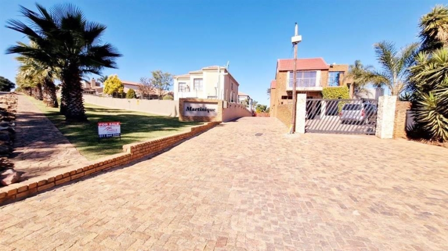 3 Bedroom Property for Sale in Bassonia Gauteng