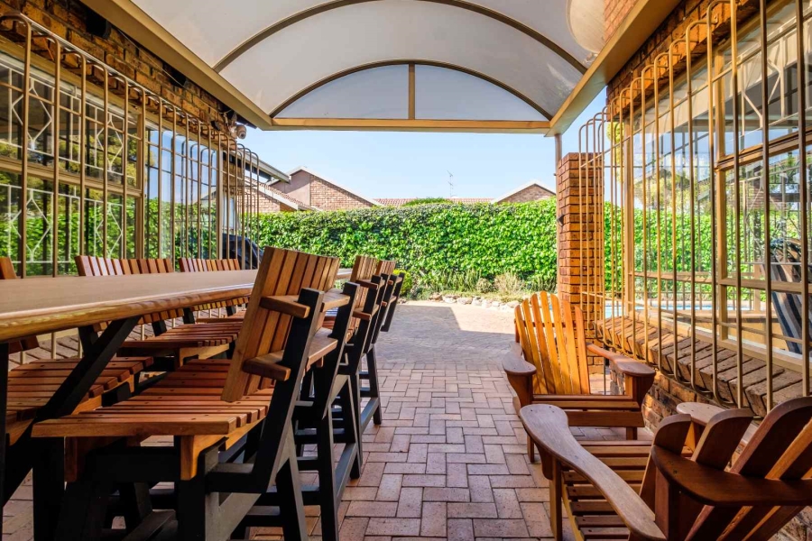 3 Bedroom Property for Sale in Farrarmere Gauteng