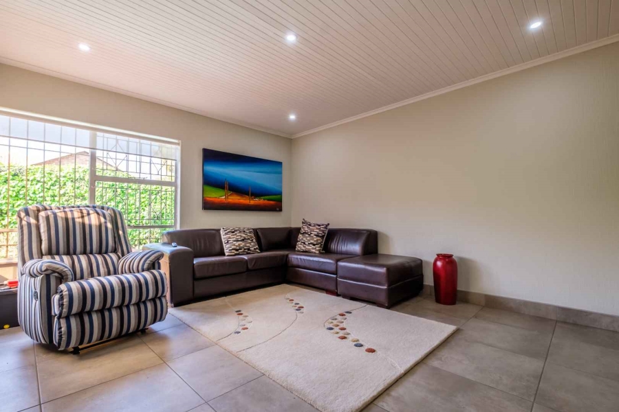 3 Bedroom Property for Sale in Farrarmere Gauteng