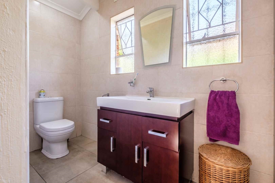 3 Bedroom Property for Sale in Farrarmere Gauteng