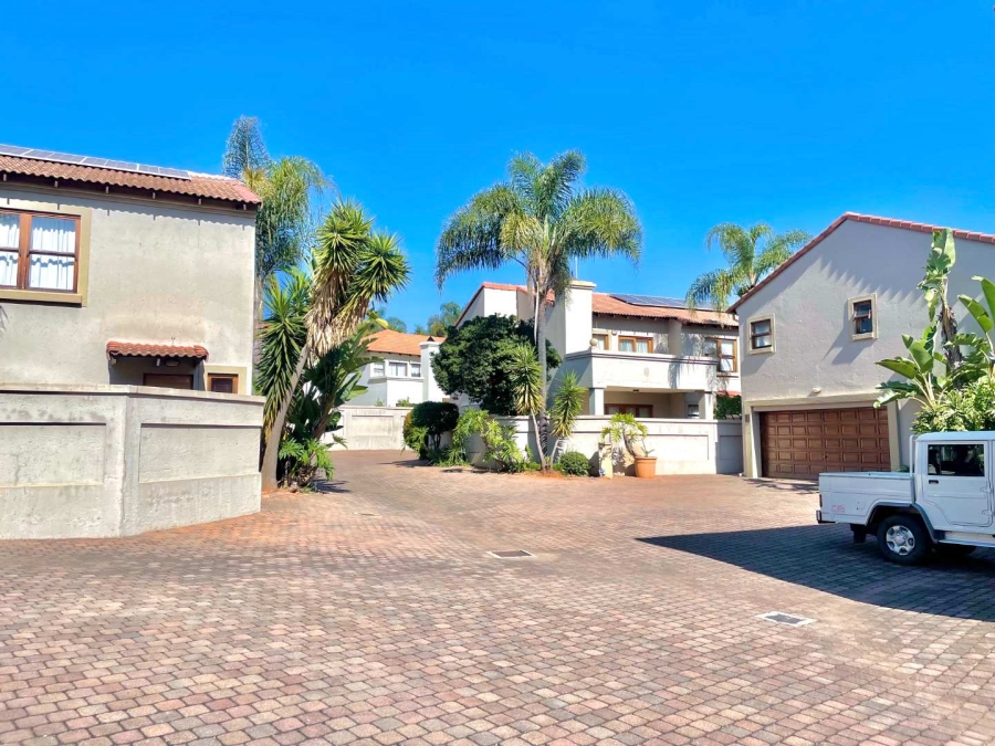 3 Bedroom Property for Sale in Woodhill Estate Gauteng