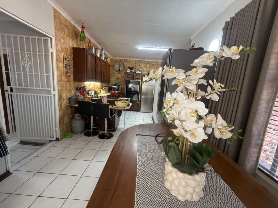 3 Bedroom Property for Sale in Breaunanda Gauteng