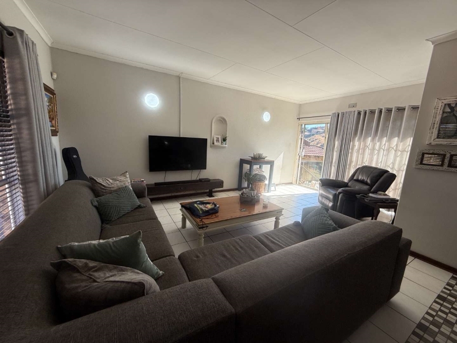 3 Bedroom Property for Sale in Breaunanda Gauteng