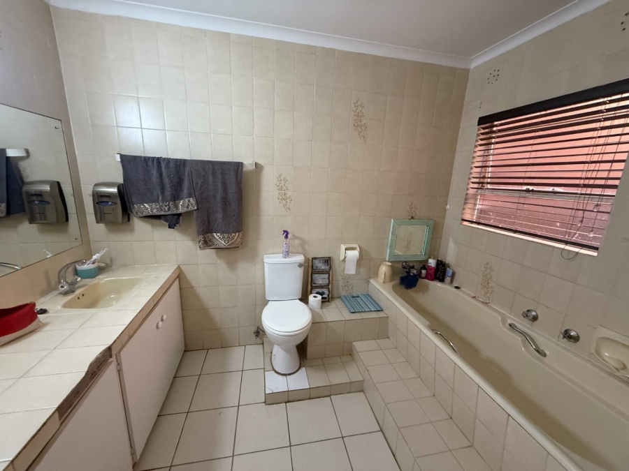 3 Bedroom Property for Sale in Breaunanda Gauteng
