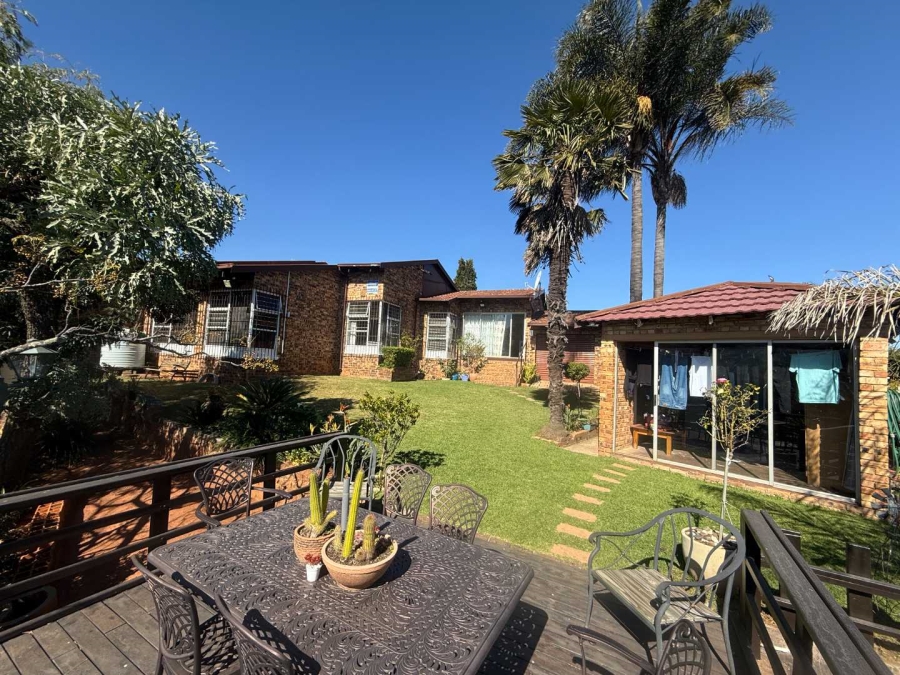 3 Bedroom Property for Sale in Breaunanda Gauteng