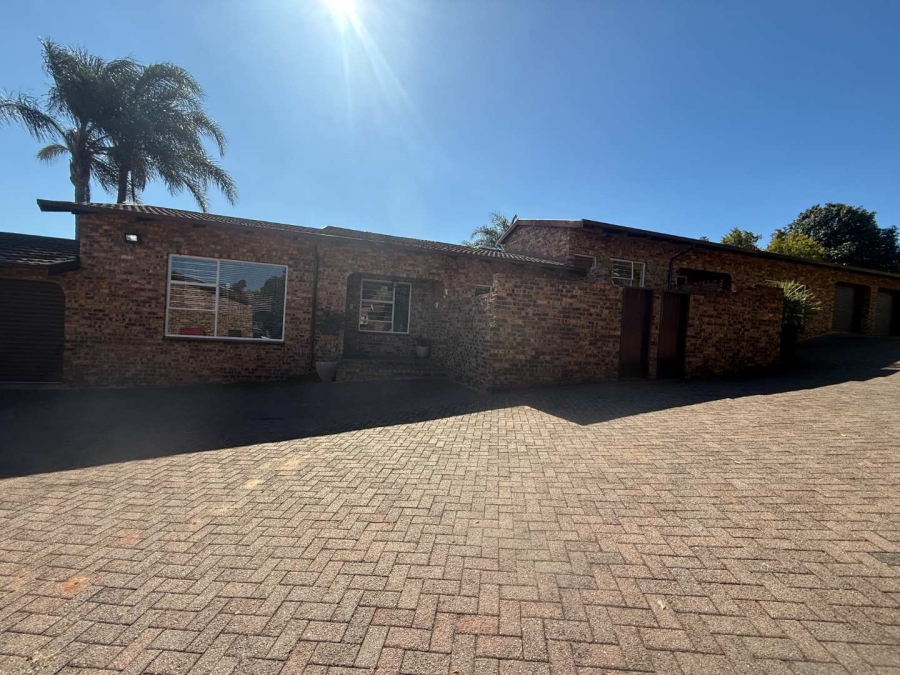 3 Bedroom Property for Sale in Breaunanda Gauteng