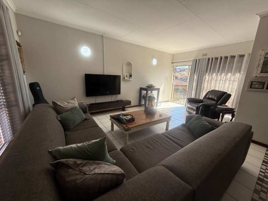 To Let 3 Bedroom Property for Rent in Breaunanda Gauteng