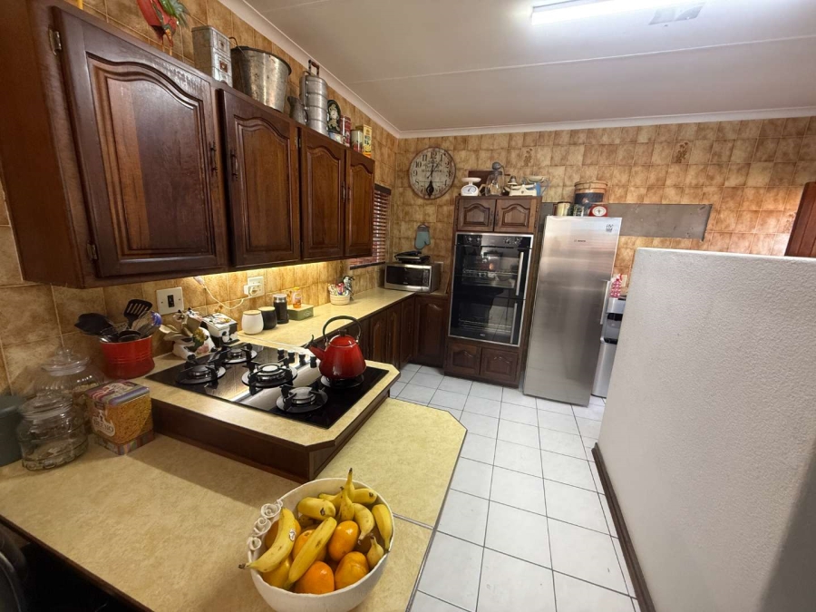 To Let 3 Bedroom Property for Rent in Breaunanda Gauteng