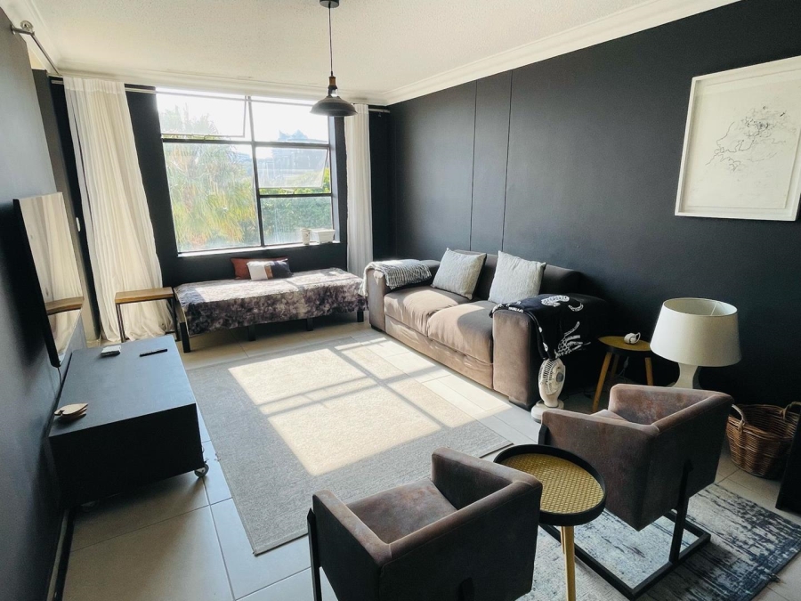 To Let 2 Bedroom Property for Rent in Sandhurst Gauteng