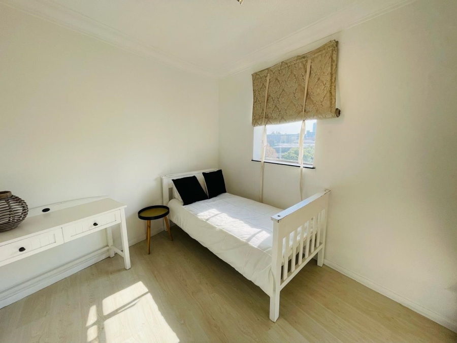 To Let 2 Bedroom Property for Rent in Sandhurst Gauteng