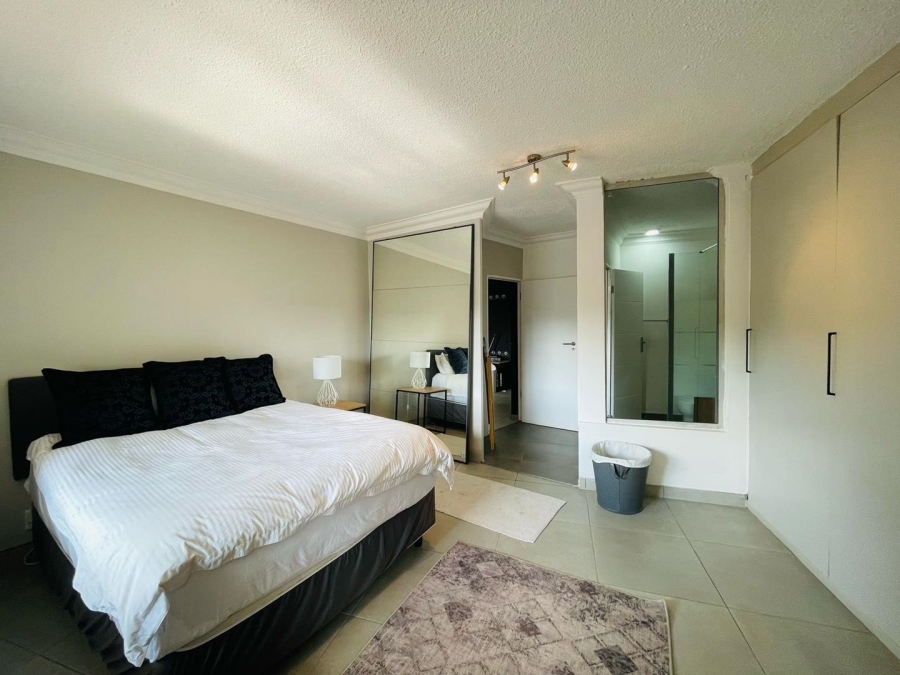To Let 2 Bedroom Property for Rent in Sandhurst Gauteng