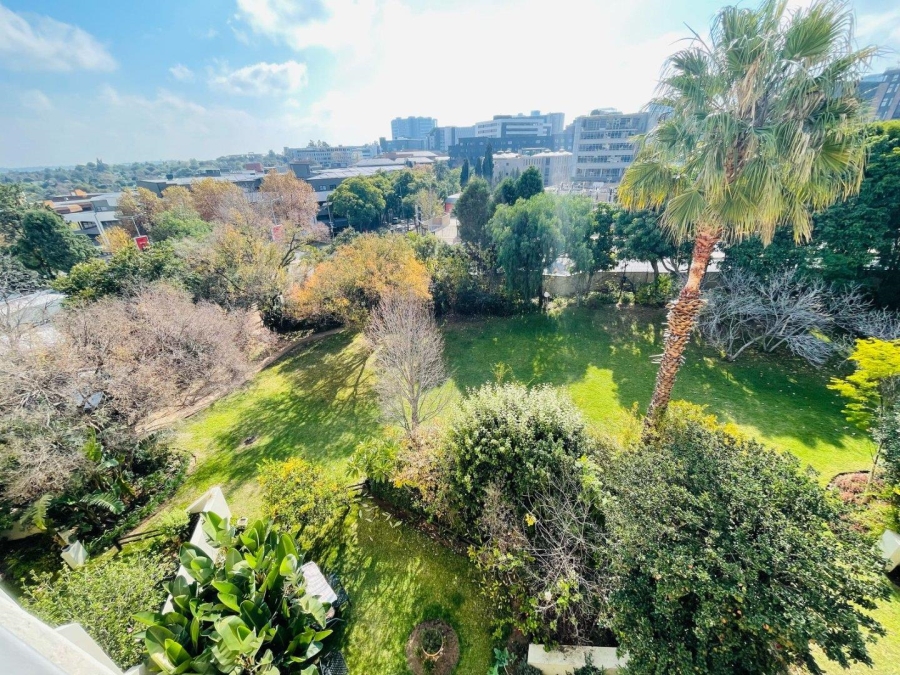 To Let 2 Bedroom Property for Rent in Sandhurst Gauteng