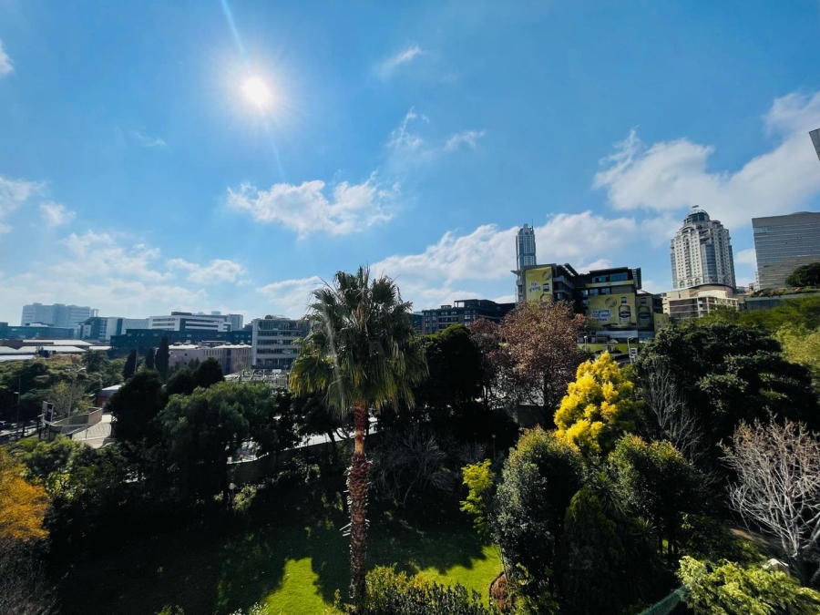 To Let 2 Bedroom Property for Rent in Sandhurst Gauteng