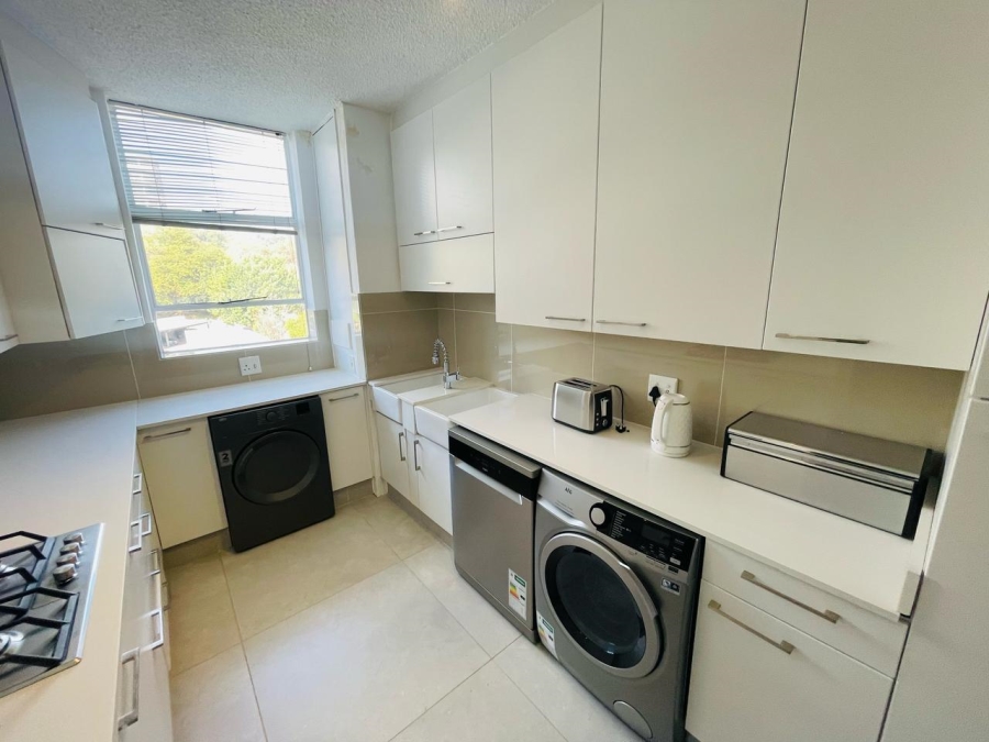 To Let 3 Bedroom Property for Rent in Sandhurst Gauteng
