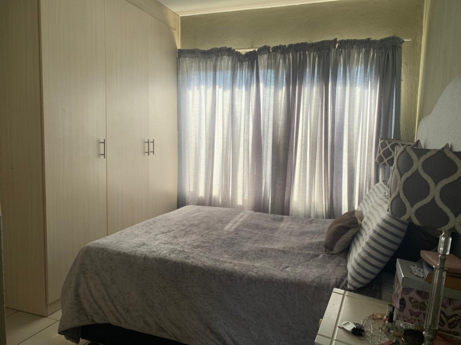 2 Bedroom Property for Sale in Honeydew Gauteng