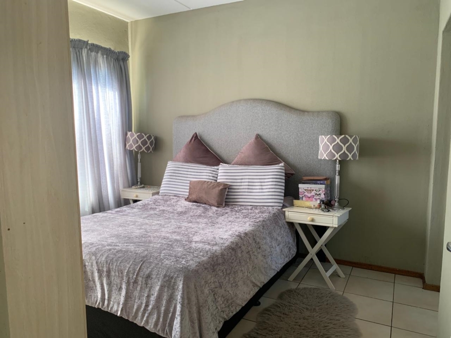 2 Bedroom Property for Sale in Honeydew Gauteng