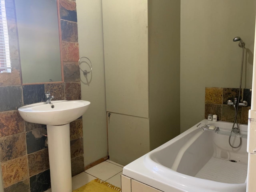 2 Bedroom Property for Sale in Honeydew Gauteng