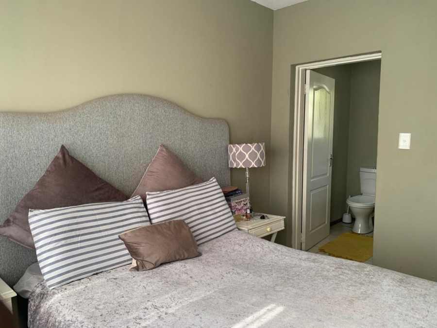 2 Bedroom Property for Sale in Honeydew Gauteng