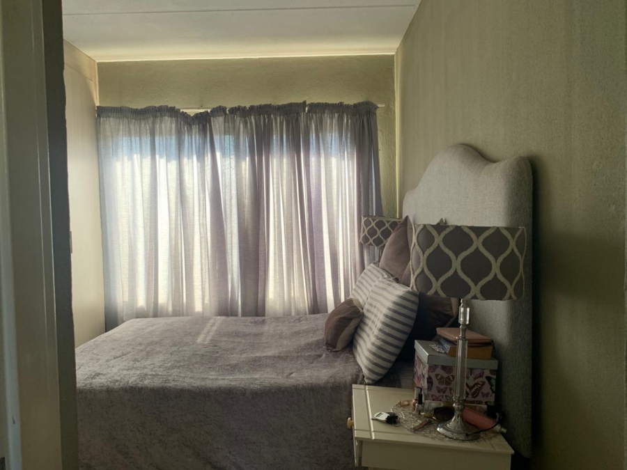 2 Bedroom Property for Sale in Honeydew Gauteng