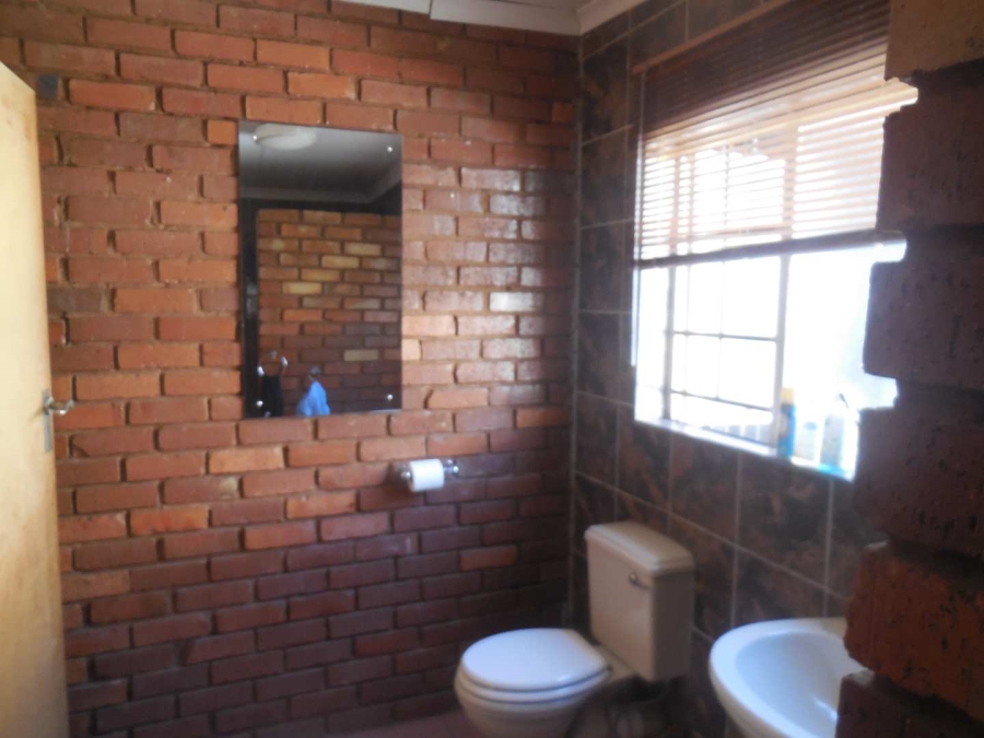 2 Bedroom Property for Sale in East Lynne Gauteng