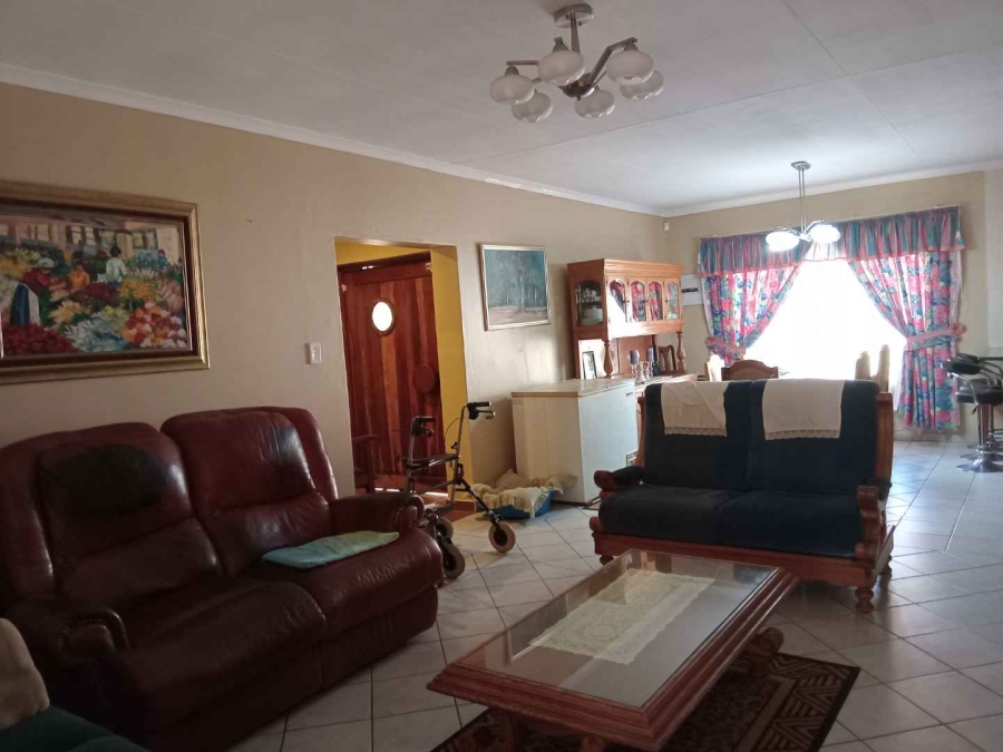 4 Bedroom Property for Sale in Ninapark Gauteng