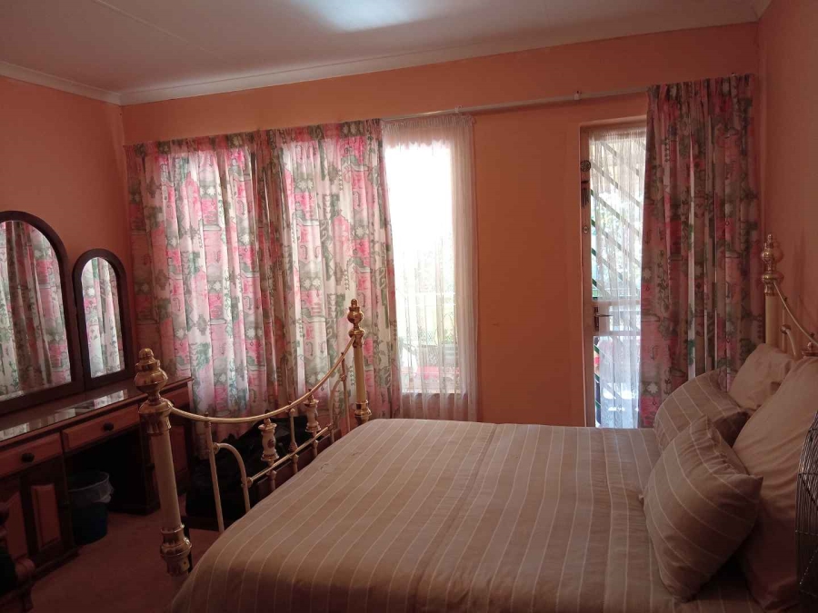 4 Bedroom Property for Sale in Ninapark Gauteng