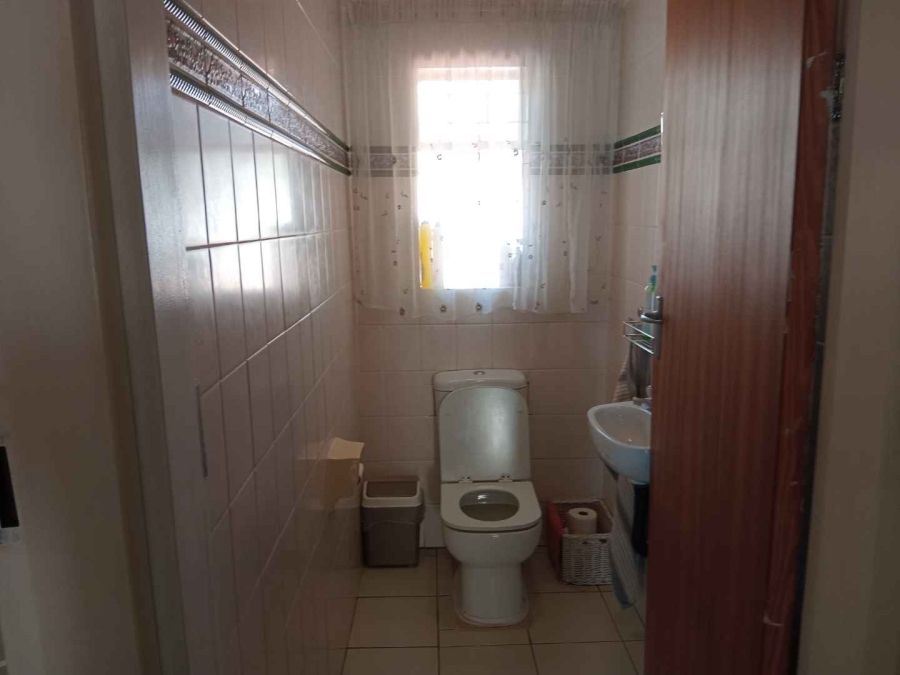 4 Bedroom Property for Sale in Ninapark Gauteng