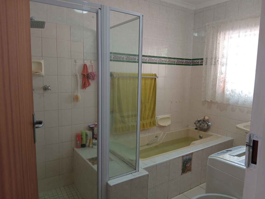 4 Bedroom Property for Sale in Ninapark Gauteng
