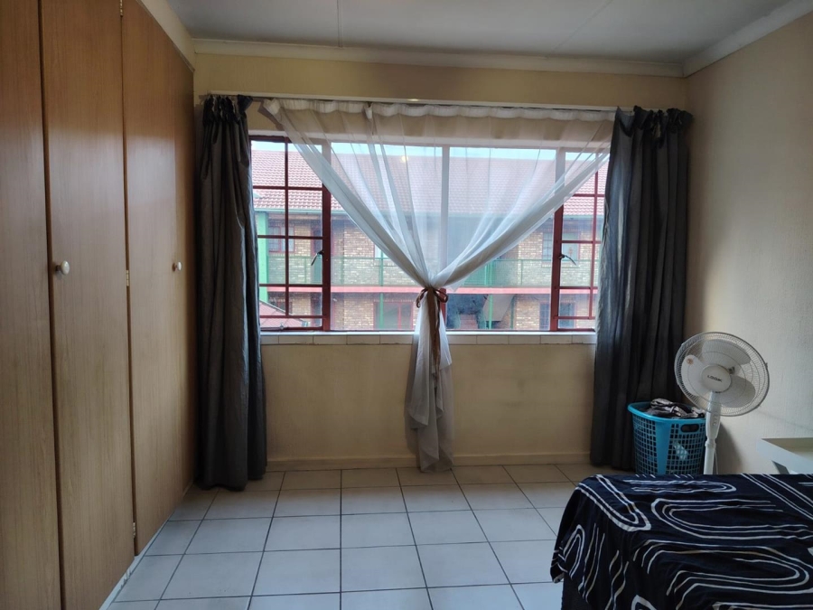 To Let 2 Bedroom Property for Rent in Moregloed Gauteng