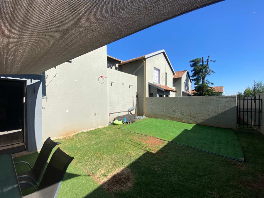 To Let 3 Bedroom Property for Rent in Fairland Gauteng