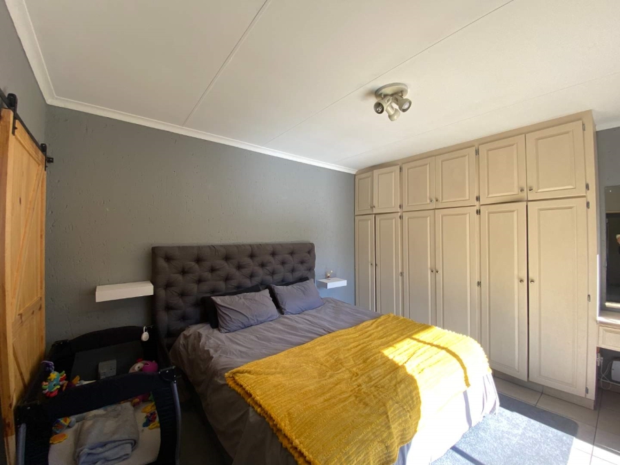 To Let 3 Bedroom Property for Rent in Fairland Gauteng