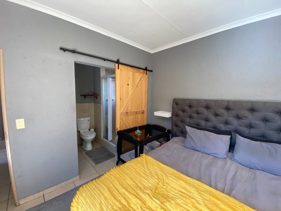 To Let 3 Bedroom Property for Rent in Fairland Gauteng