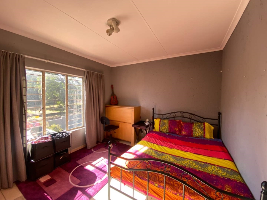 To Let 3 Bedroom Property for Rent in Fairland Gauteng