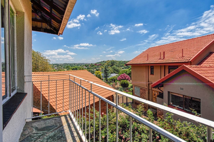 3 Bedroom Property for Sale in Mondeor Gauteng