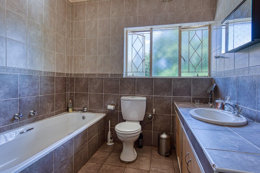 3 Bedroom Property for Sale in Mondeor Gauteng