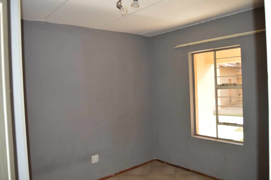 2 Bedroom Property for Sale in Albertsdal Gauteng