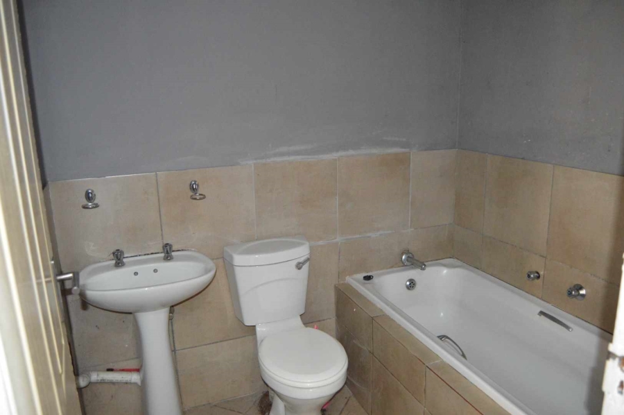 2 Bedroom Property for Sale in Albertsdal Gauteng