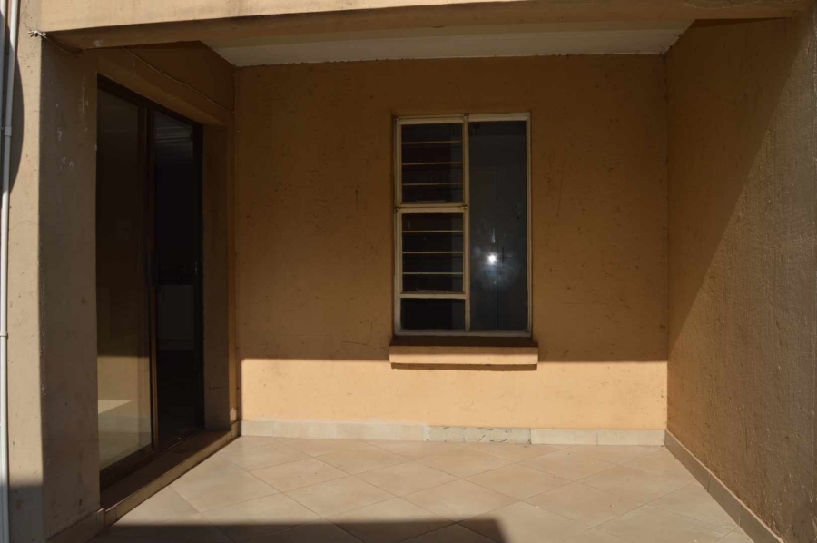 2 Bedroom Property for Sale in Albertsdal Gauteng