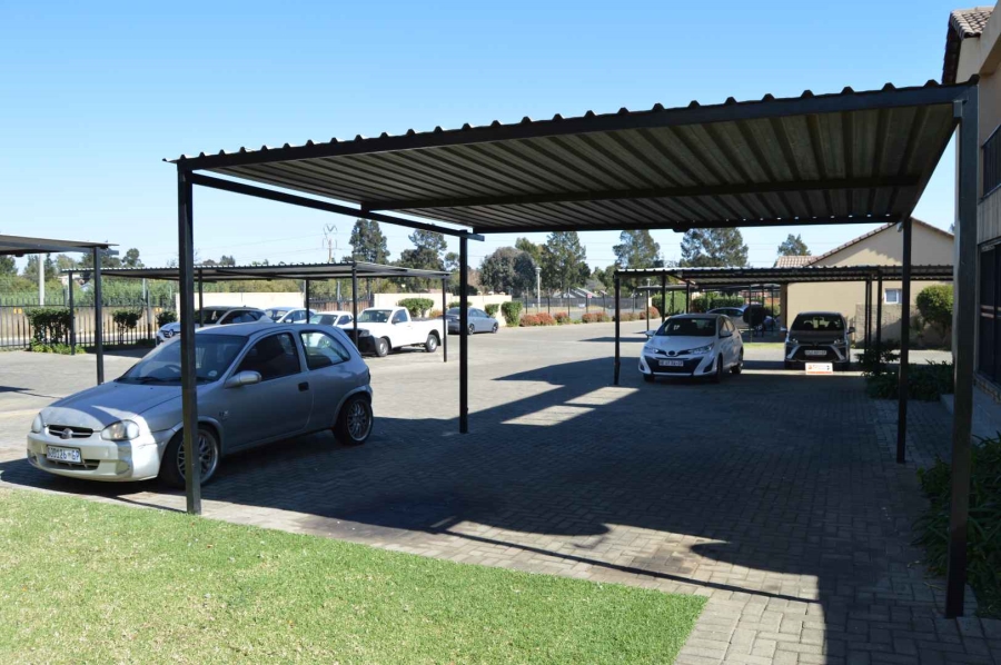2 Bedroom Property for Sale in Albertsdal Gauteng