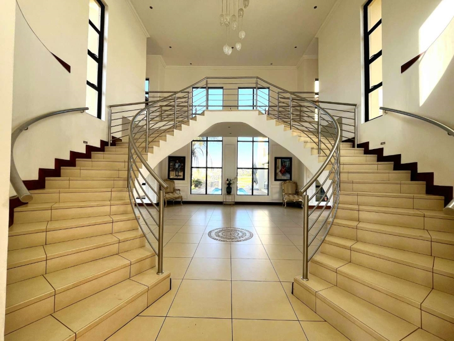 6 Bedroom Property for Sale in Mooikloof Gauteng