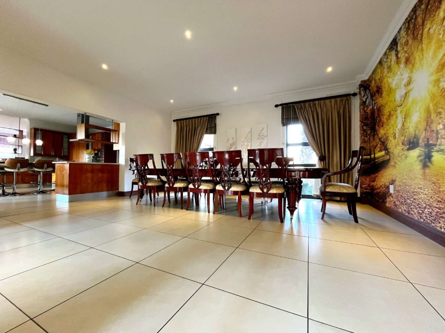 6 Bedroom Property for Sale in Mooikloof Gauteng