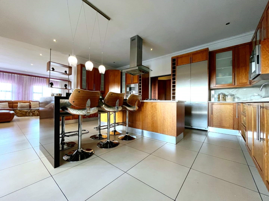 6 Bedroom Property for Sale in Mooikloof Gauteng