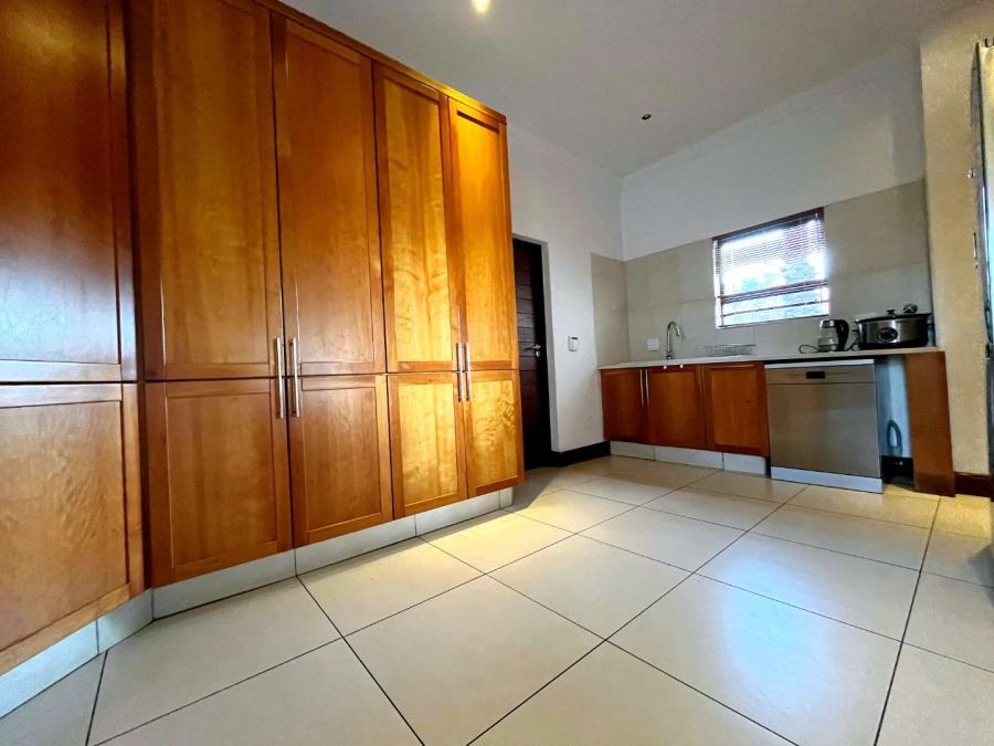 6 Bedroom Property for Sale in Mooikloof Gauteng