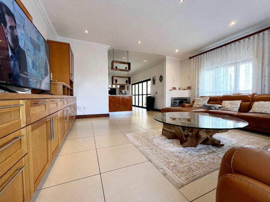 6 Bedroom Property for Sale in Mooikloof Gauteng