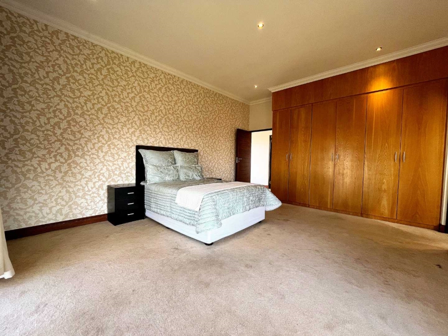 6 Bedroom Property for Sale in Mooikloof Gauteng