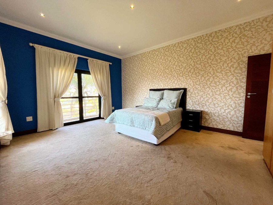 6 Bedroom Property for Sale in Mooikloof Gauteng