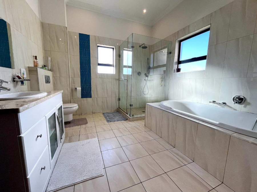 6 Bedroom Property for Sale in Mooikloof Gauteng